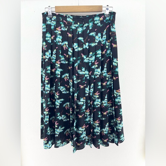 J. Crew Dresses & Skirts - EUC J. Crew Pleated Botanical Bees Floral Pleated Black Skirt Size 6